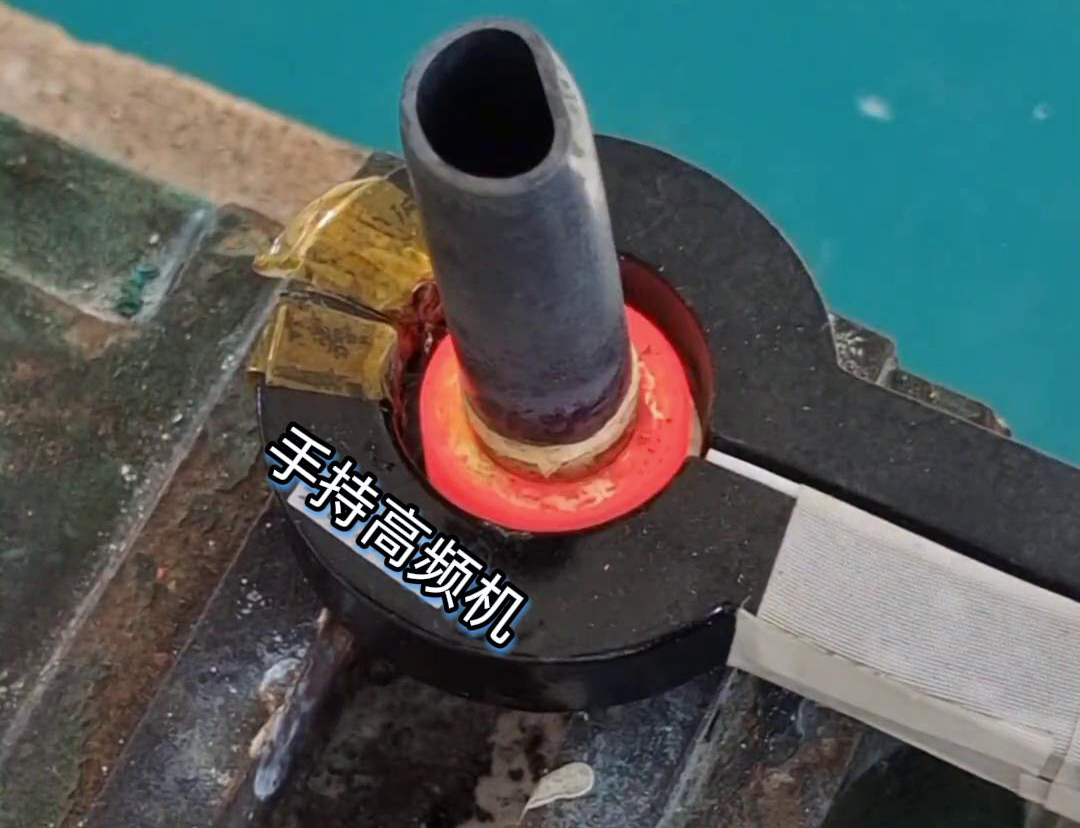 手持式高頻焊接機(jī)具有焊接速度快、焊接質(zhì)量高、操作簡單等優(yōu)點(diǎn)