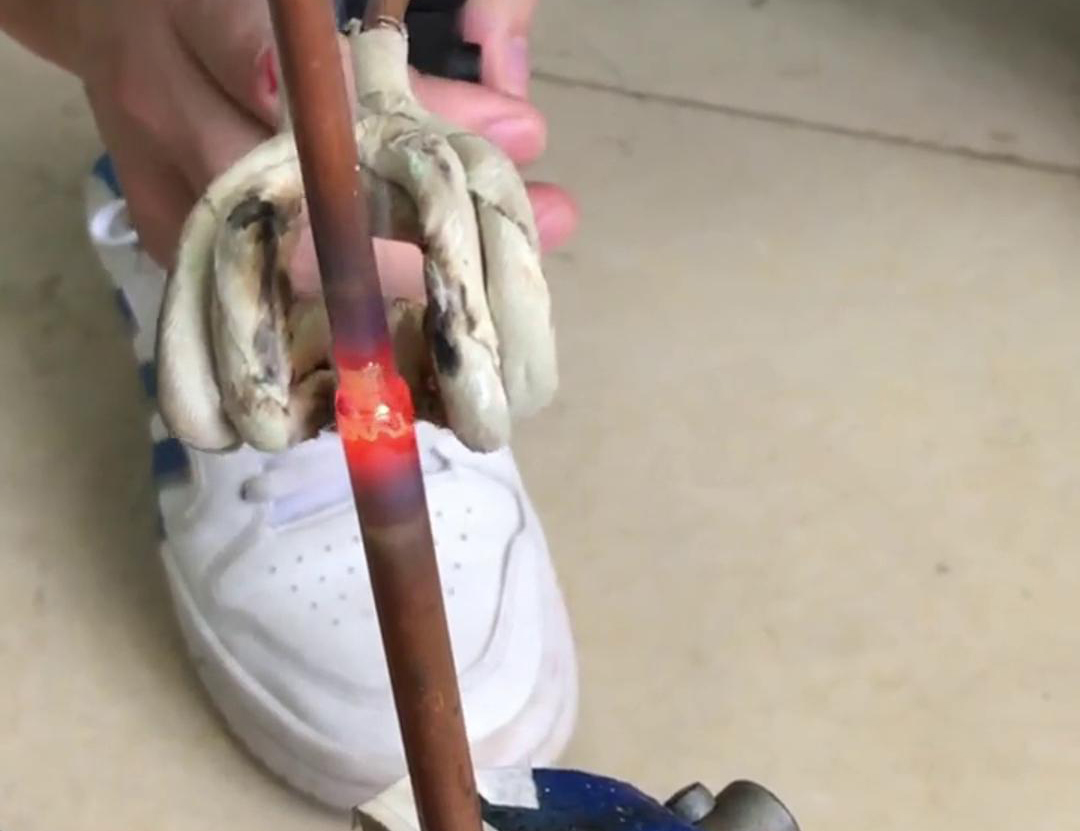 手持式高頻焊接設(shè)備，4-16銅管焊接，2秒焊接完成，代替火焰焊接，安全省時省人工